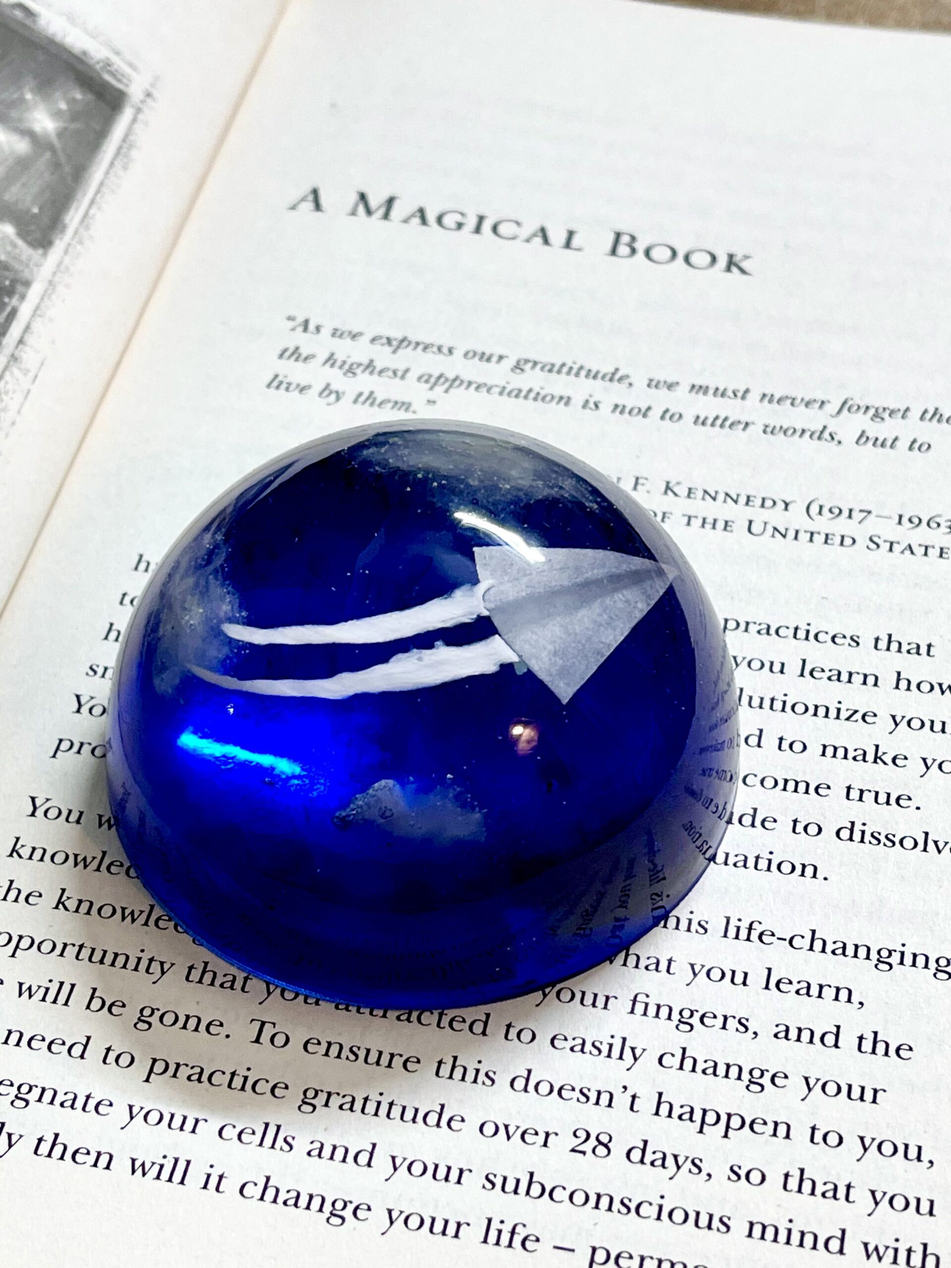 A Resin Paper Plain Paperweight RTPW015