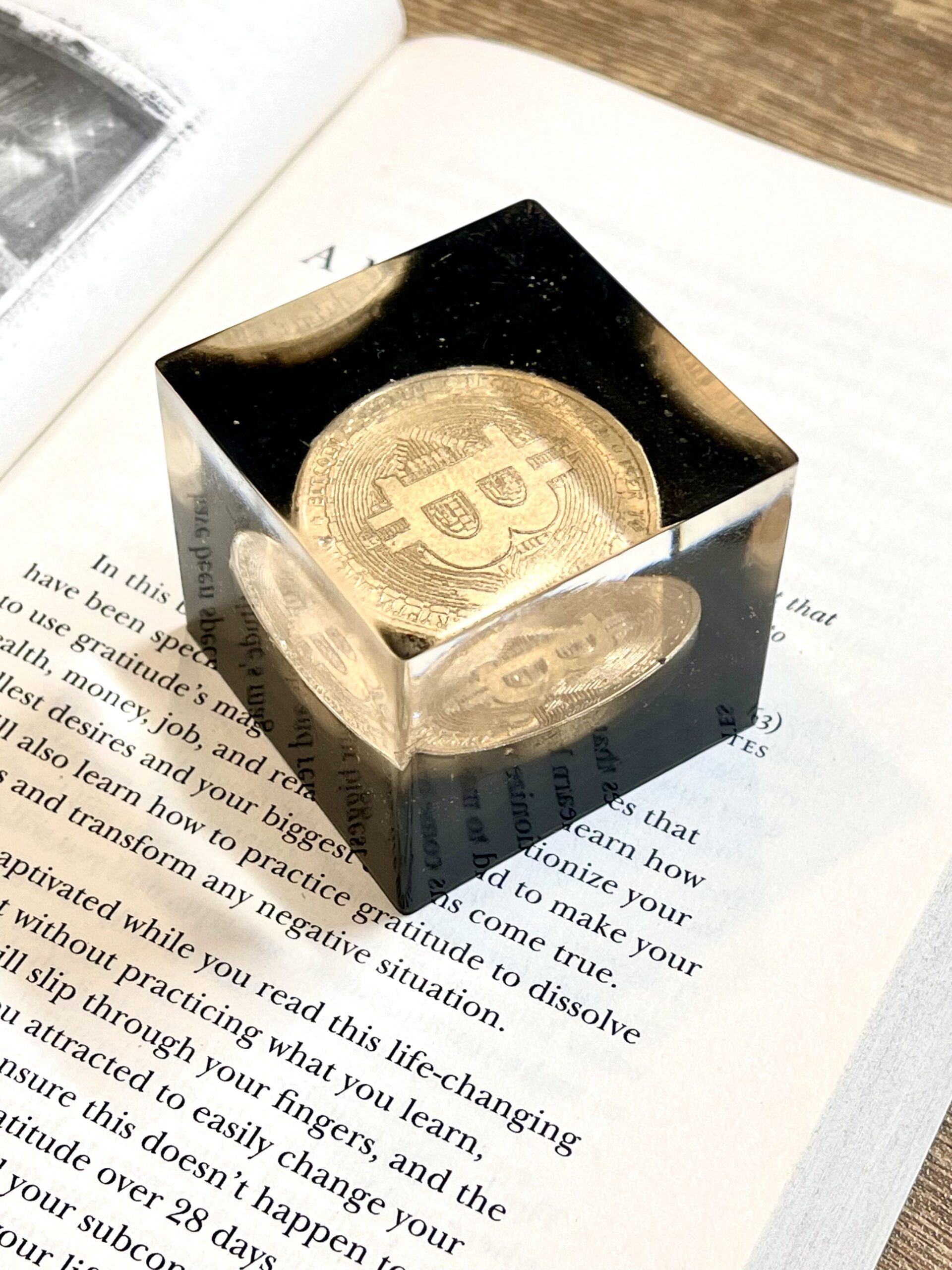 IMG_2196 Bitcoin Resin Paperweight RTRPW013