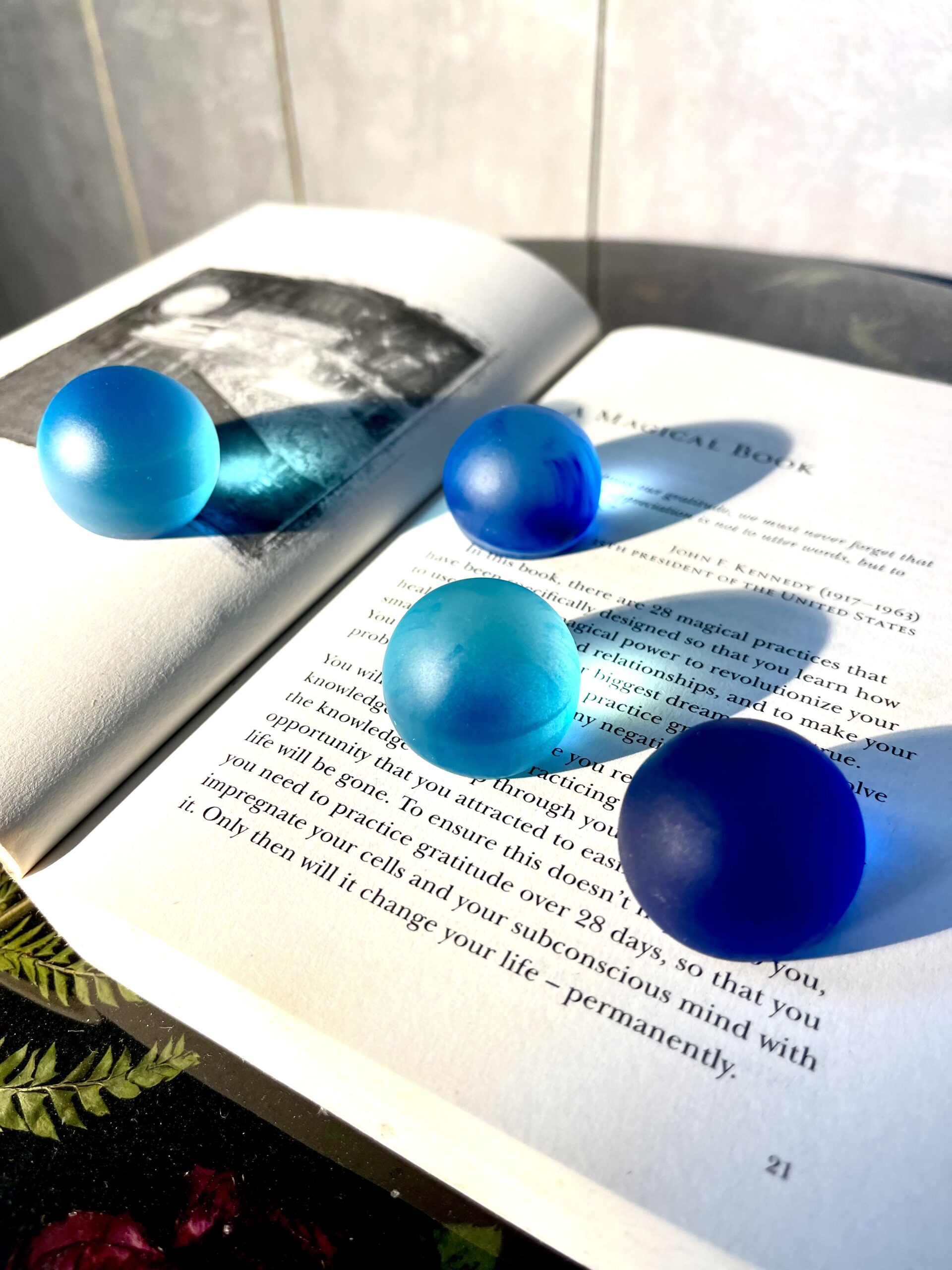 IMG_2774 resin paperweight RTPW014